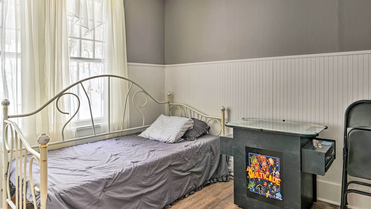 Photo of Bedroom in Otter Lake