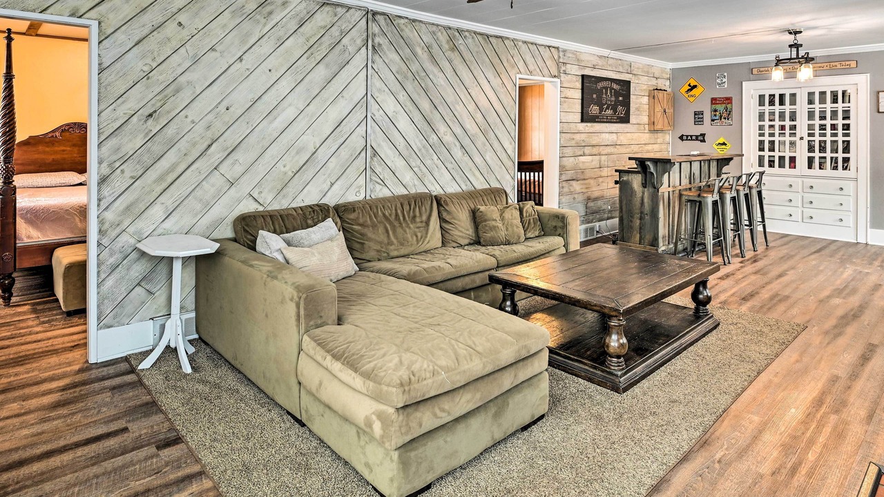 Photo of Bedroom in Otter Lake
