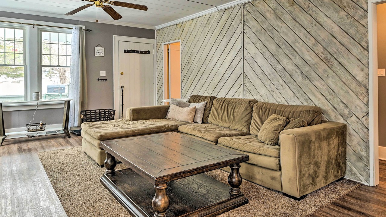 Photo of Livingroom in Otter Lake