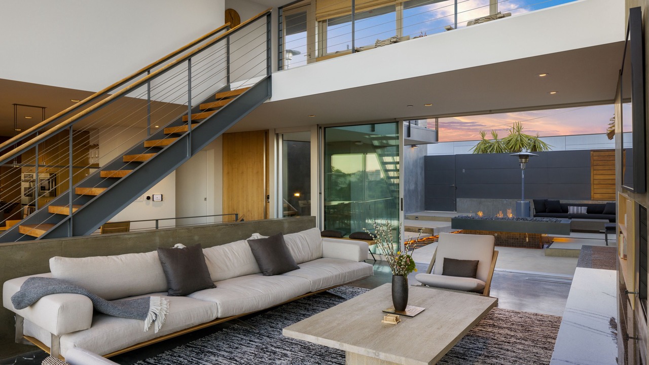 Photo of Outdoor in Hollywood Hills West