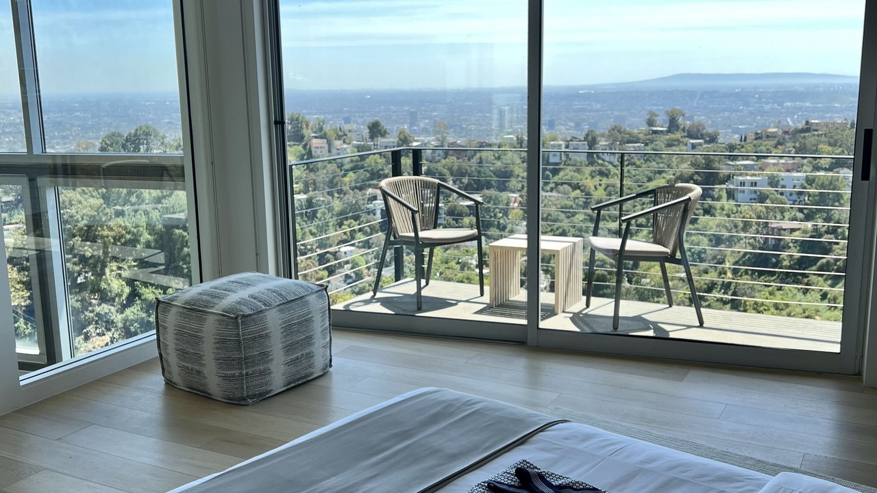 Photo of Others in Hollywood Hills West