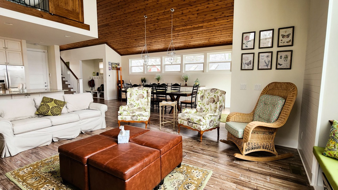 Photo of Livingroom in Coral