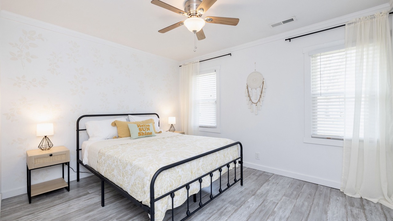 Photo of Bedroom in Lakeview