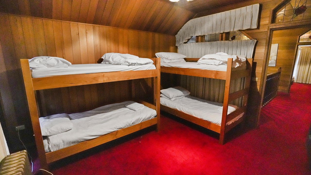 Photo of Bedroom in Sawmill Settlement