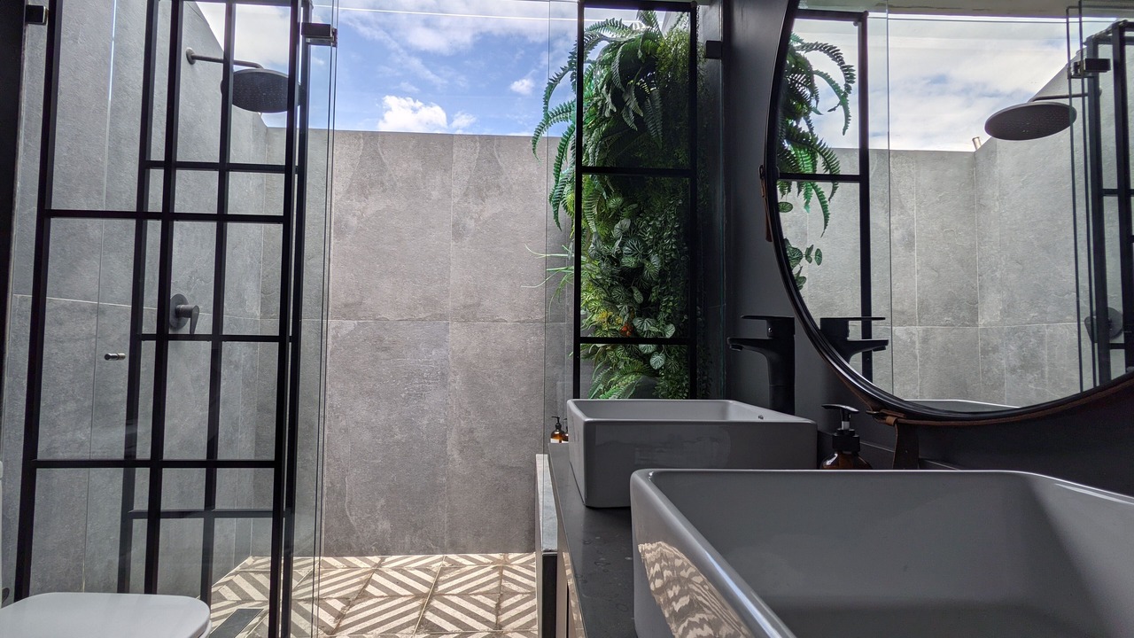 Photo of Bathroom in La Florida