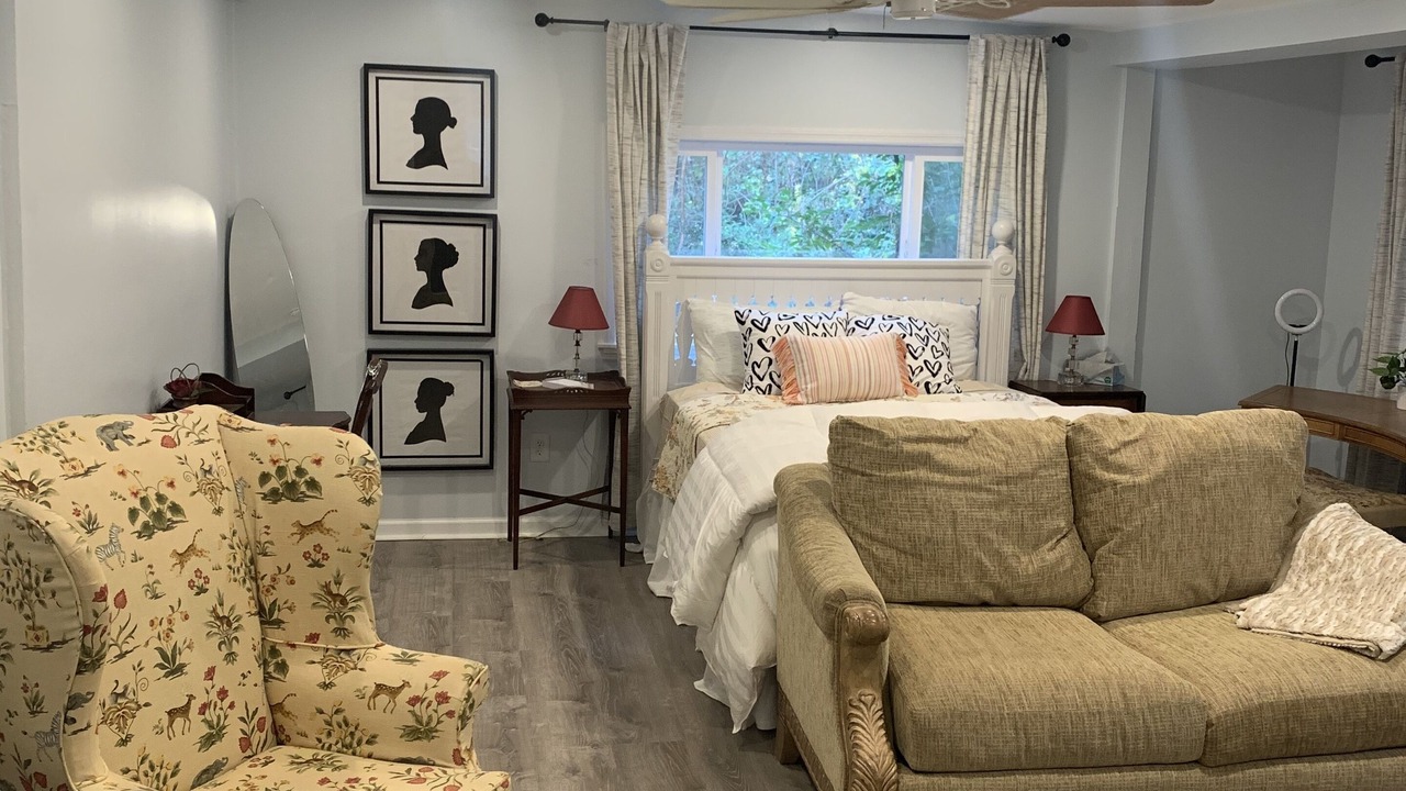 Photo of Bedroom in Summerville Historic District