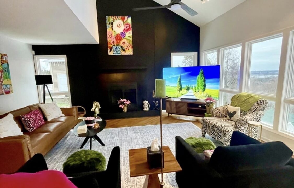 Photo of Livingroom in Westside