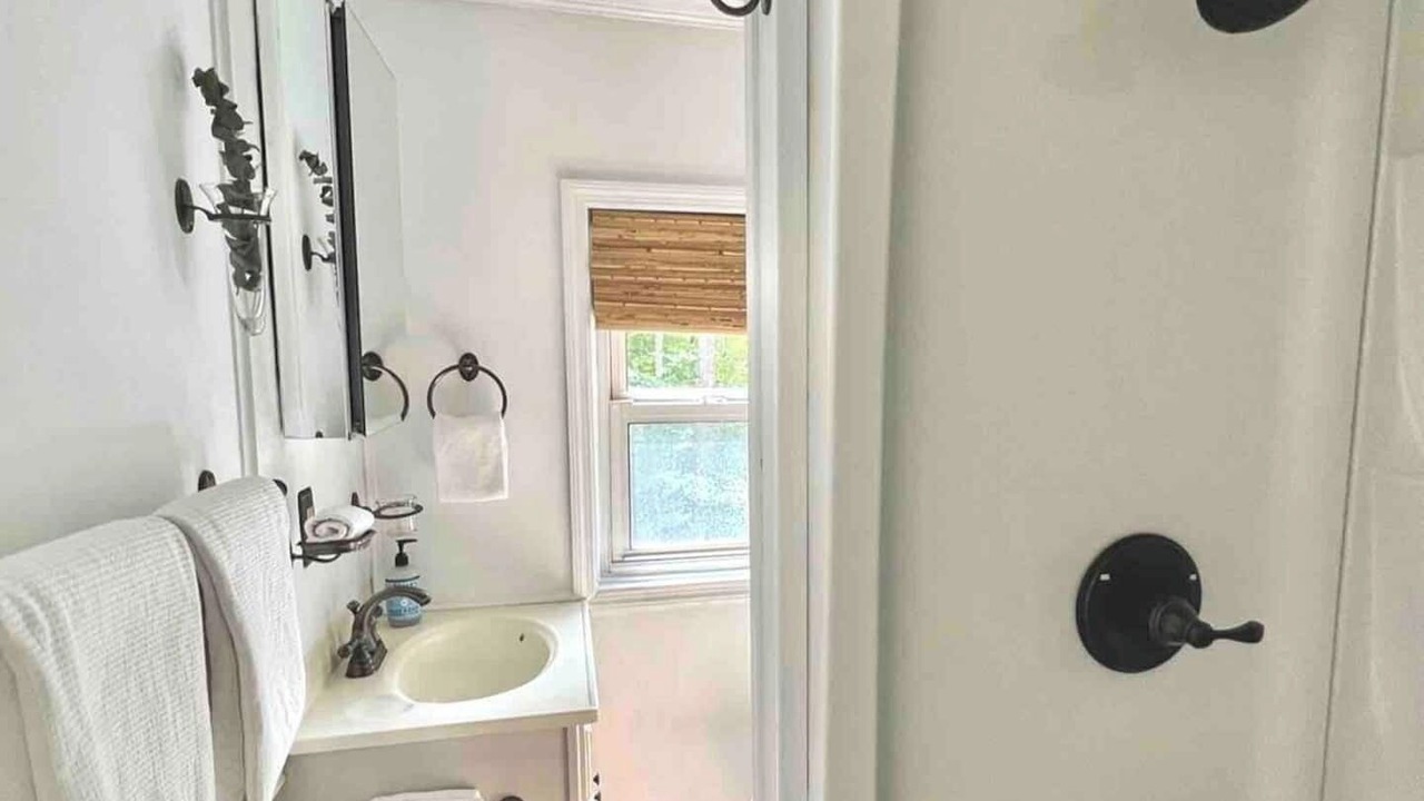 Photo of Bathroom in Smallwood
