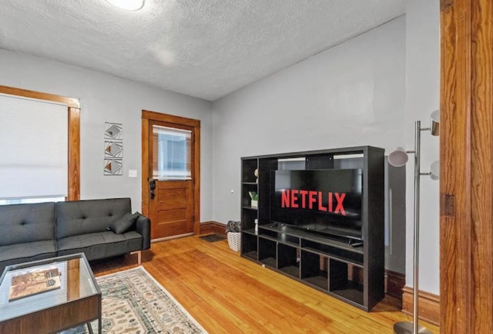Photo of Livingroom in Creston Heights