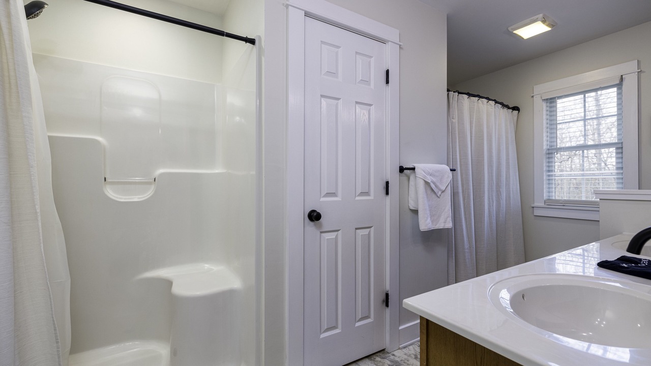 Photo of Bathroom in Luray