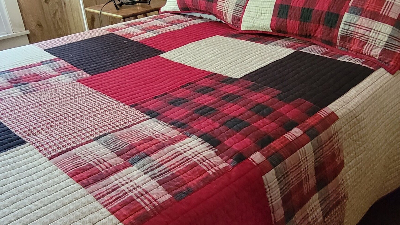 Photo of Bedroom in Lairdsville