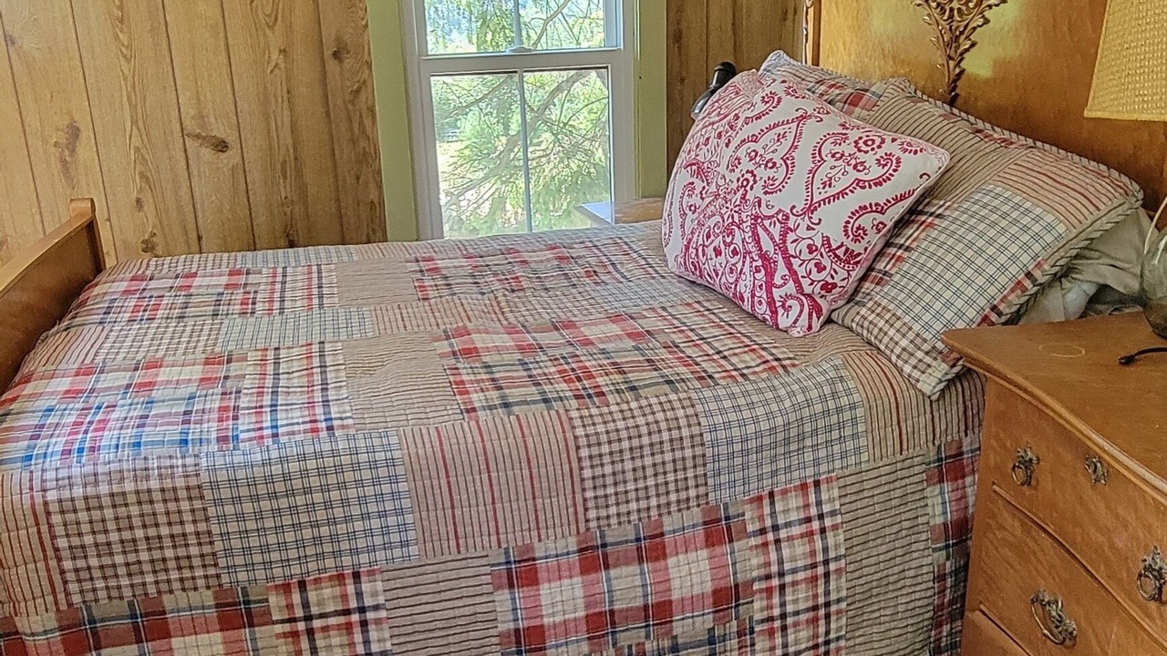 Photo of Bedroom in Lairdsville