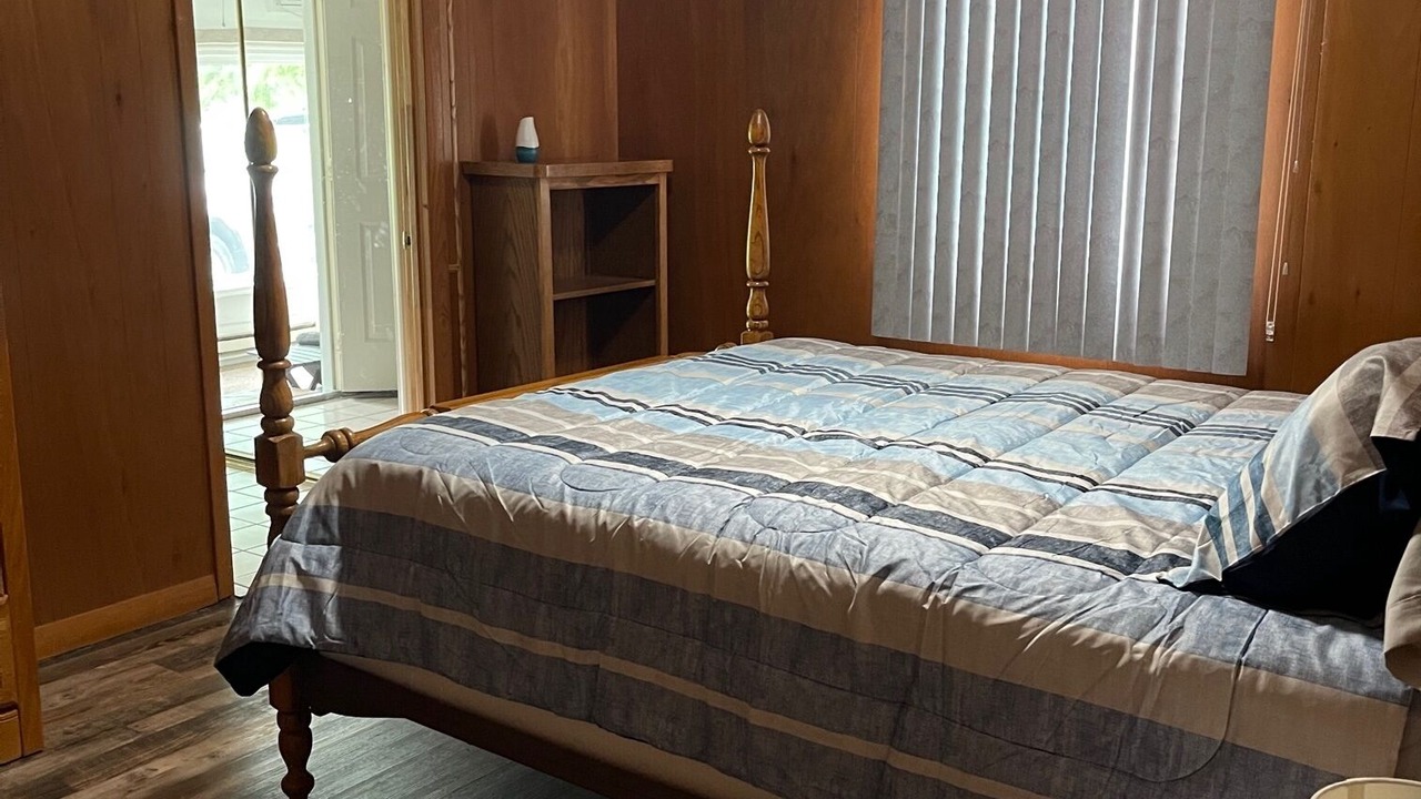 Photo of Bedroom in Benton