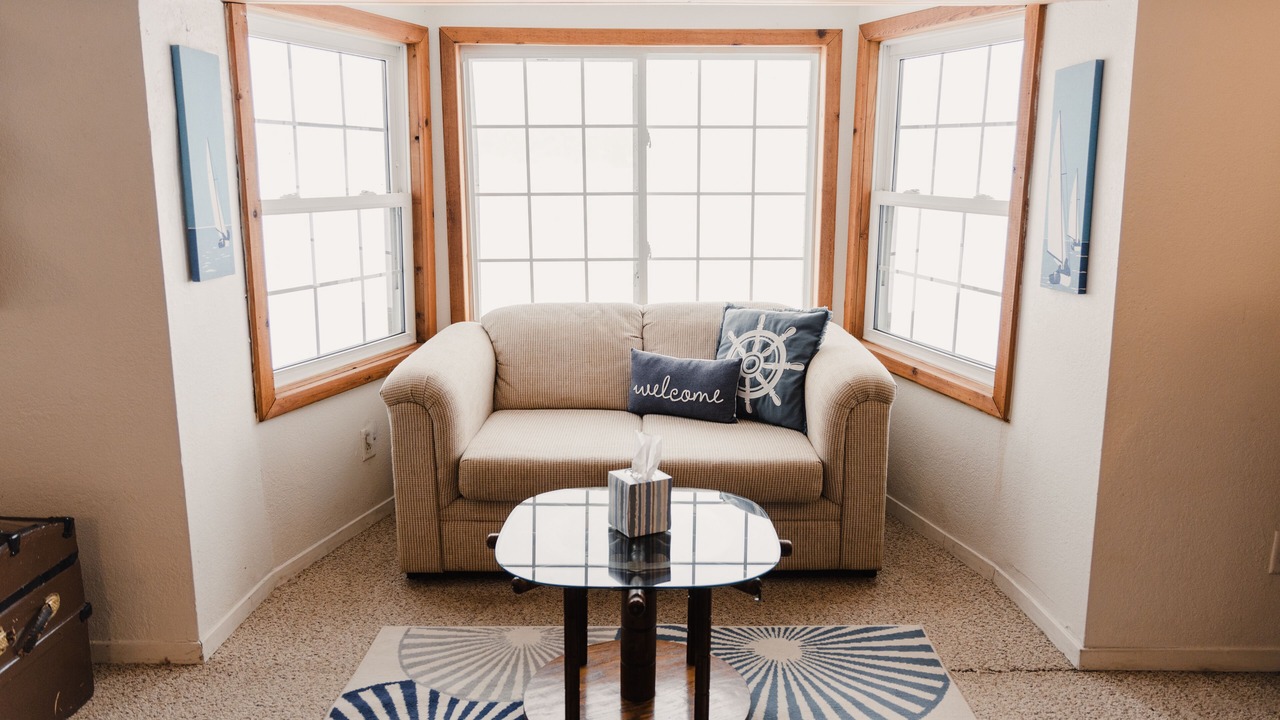 Photo of Livingroom in White Cloud