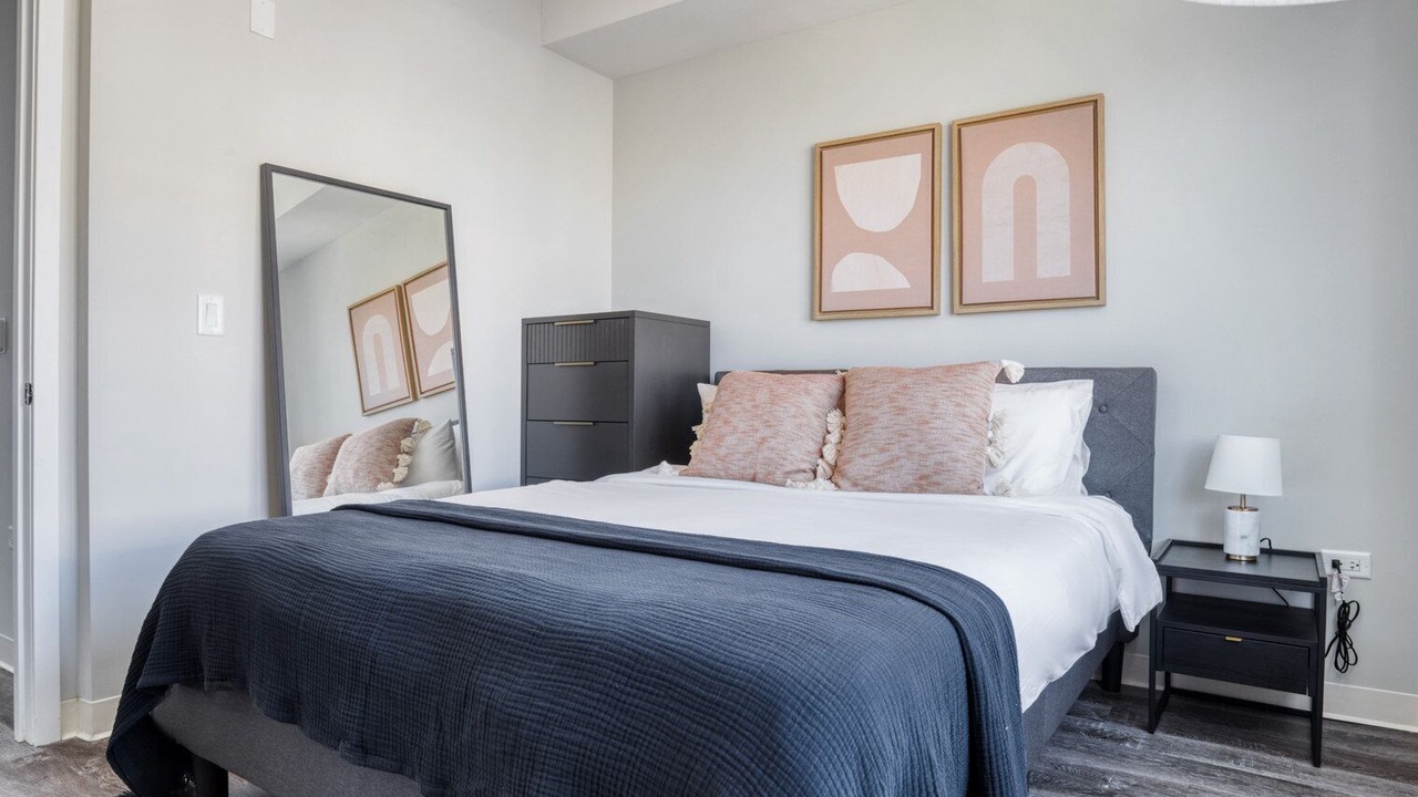 Photo of Bedroom in Edgewater