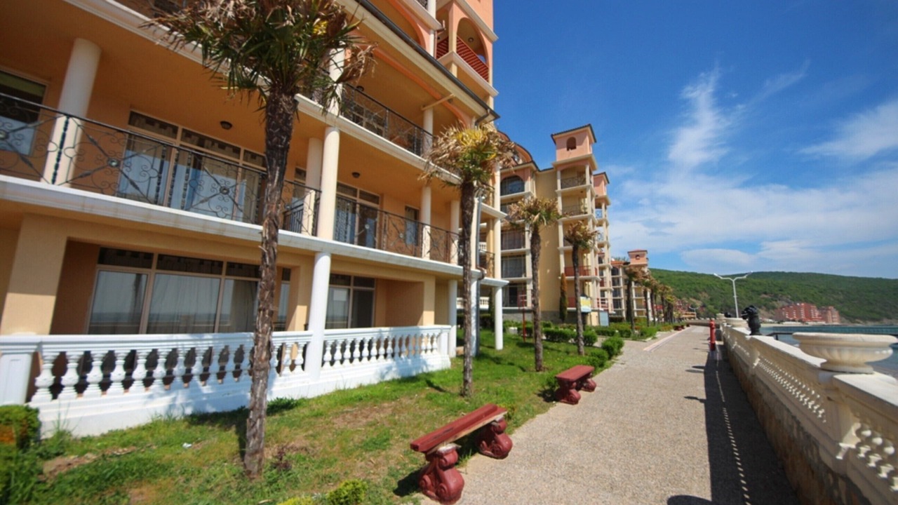Photo of Outdoor in Elenite