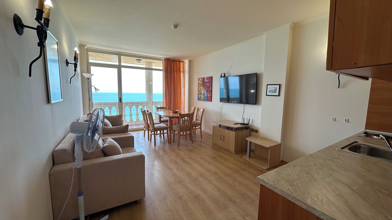 Photo of Livingroom in Elenite