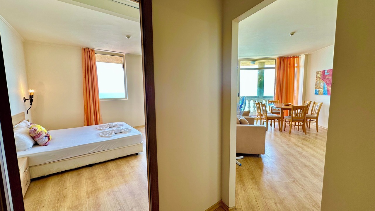 Photo of Bedroom in Elenite