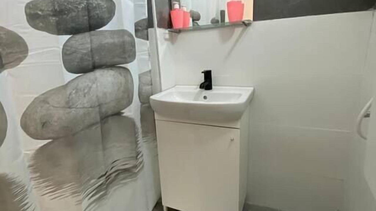 Photo of Bathroom in Florentin