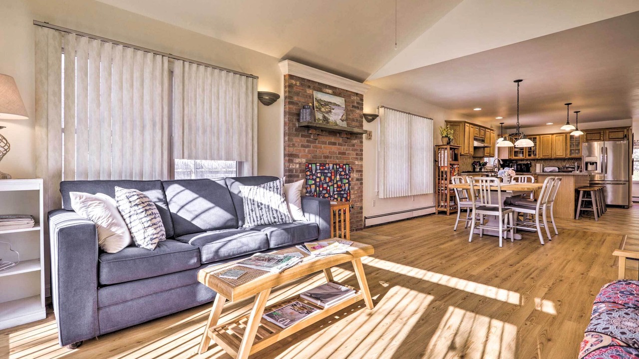 Photo of Livingroom in Westerly