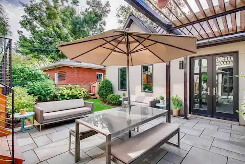 Photo of Outdoor in Lakeview