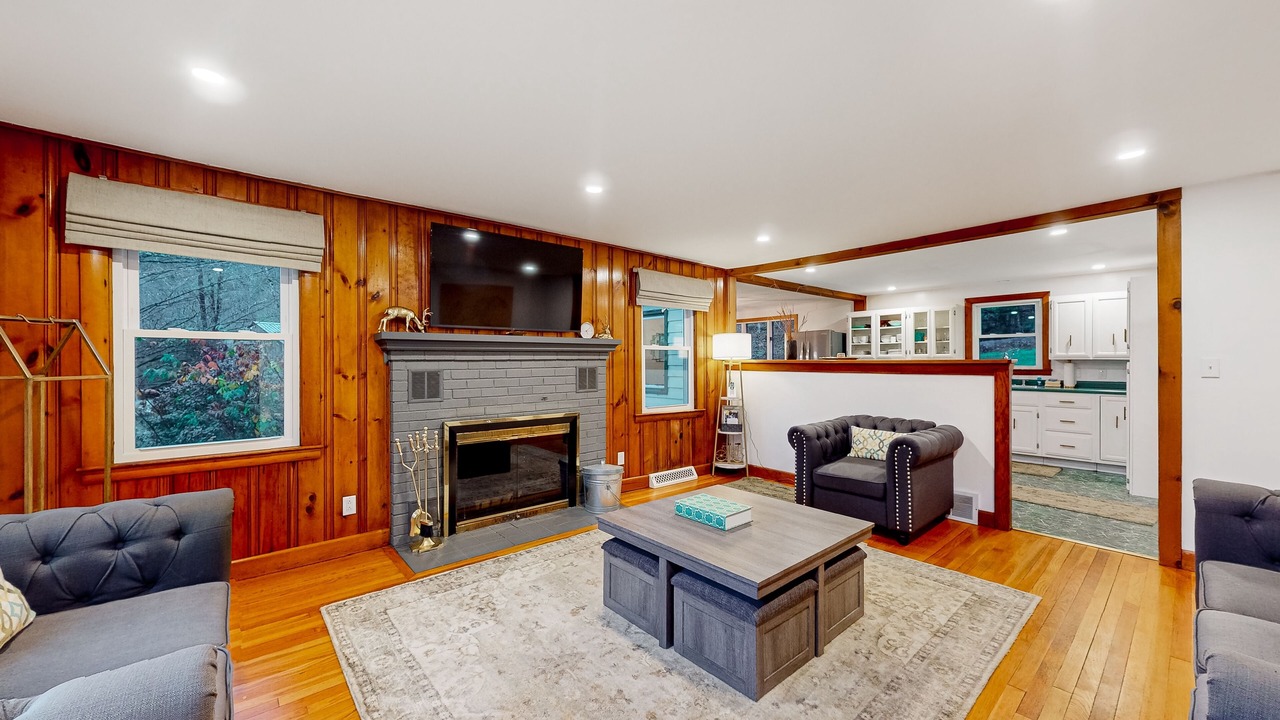Photo of Livingroom in Bridgewater Corners