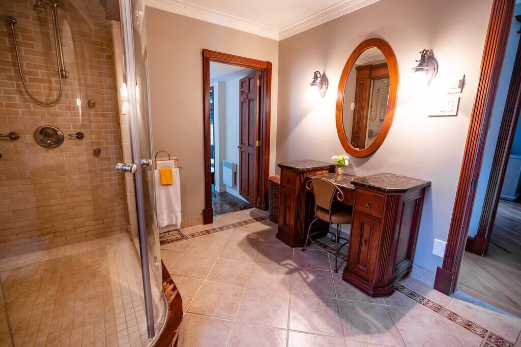 Photo of Bathroom in Le Haut-Saint-Francois Regional County Municipality