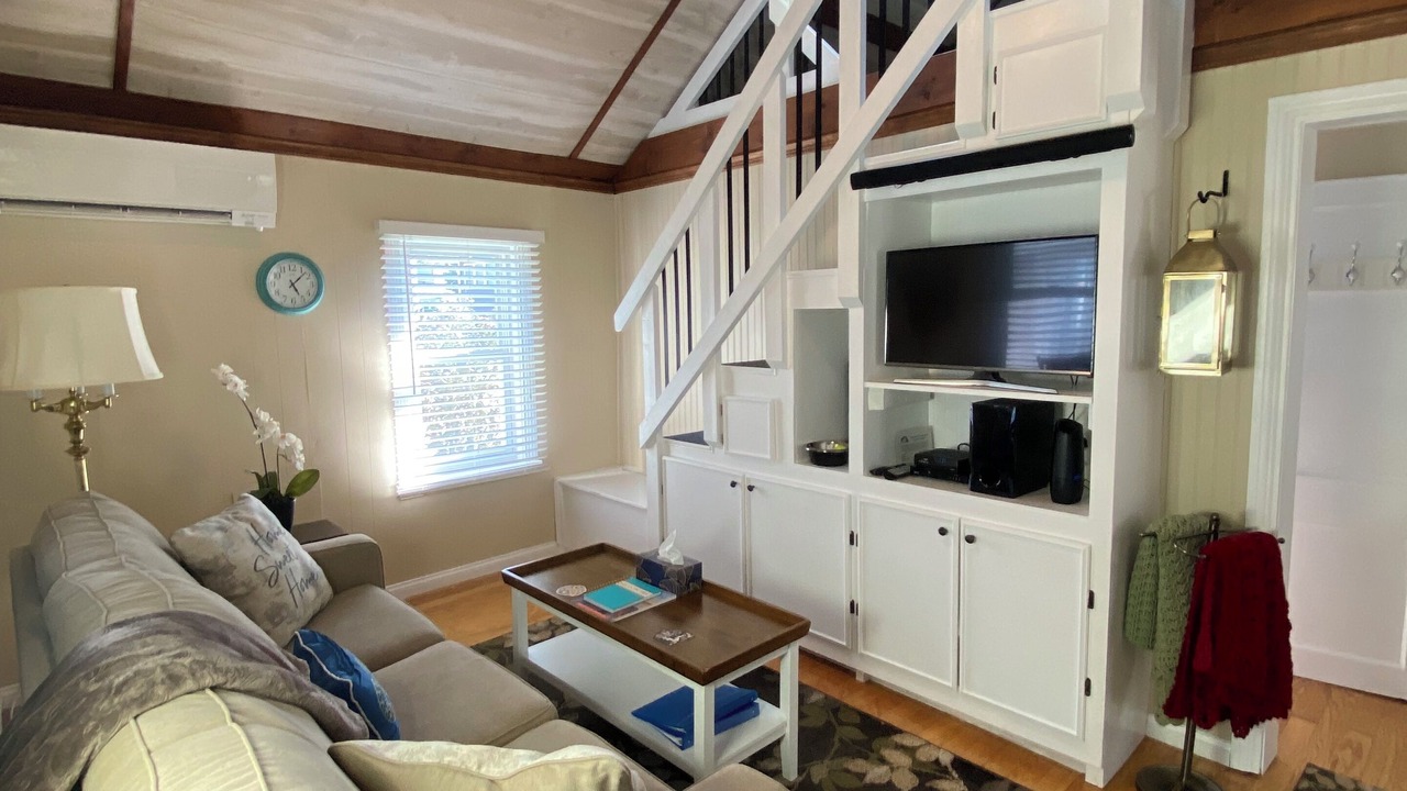 Photo of Livingroom in Russells Point