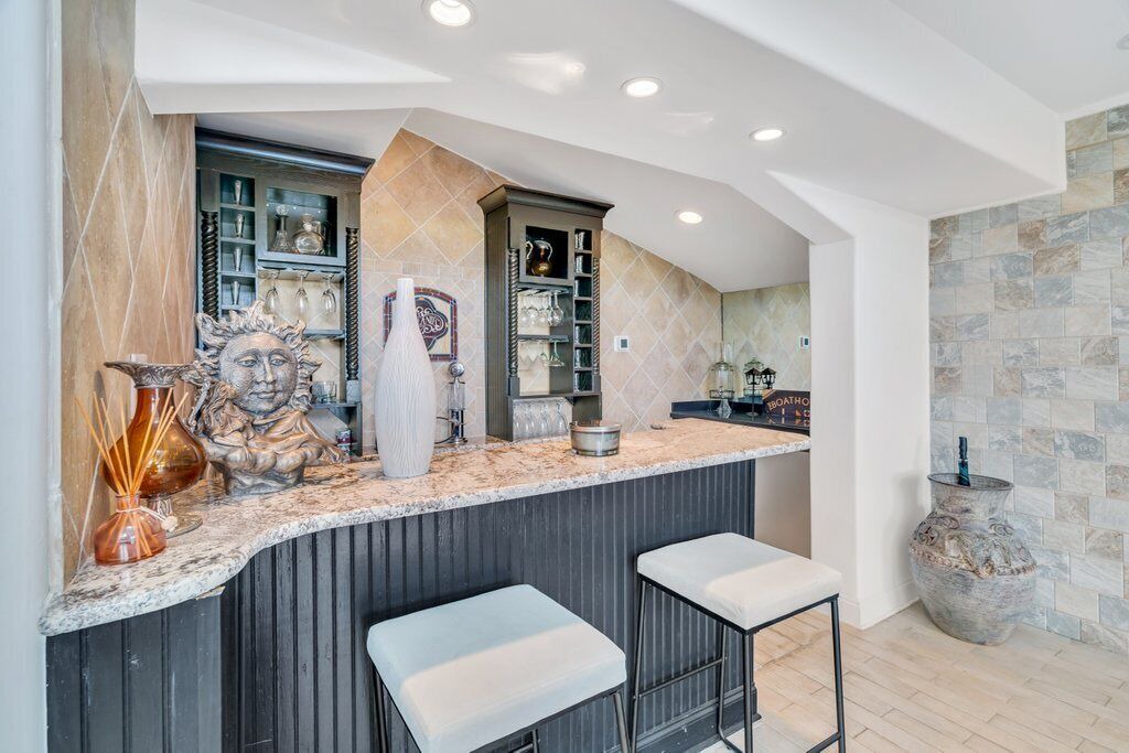 Photo of Bedroom in Lake Shore - Lake Vista