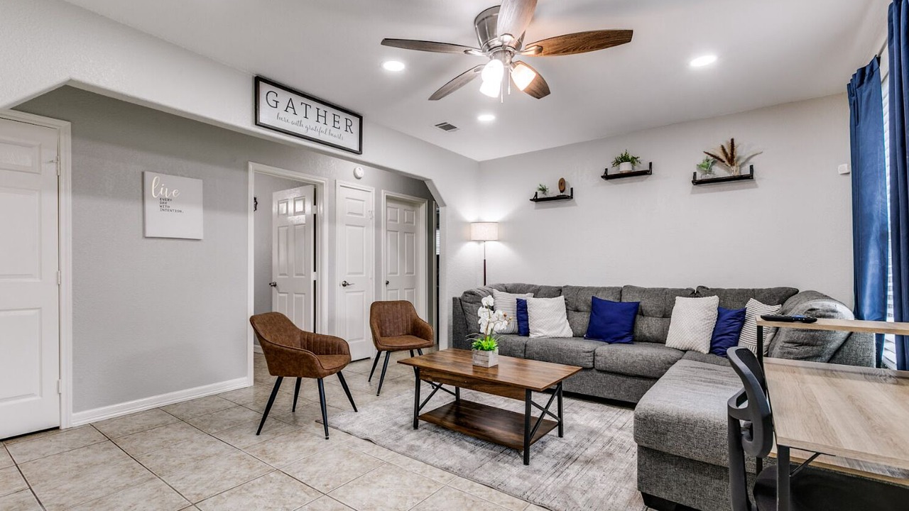 Photo of Livingroom in West San Antonio
