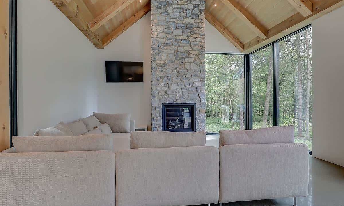 Photo of Livingroom in Stanstead Township