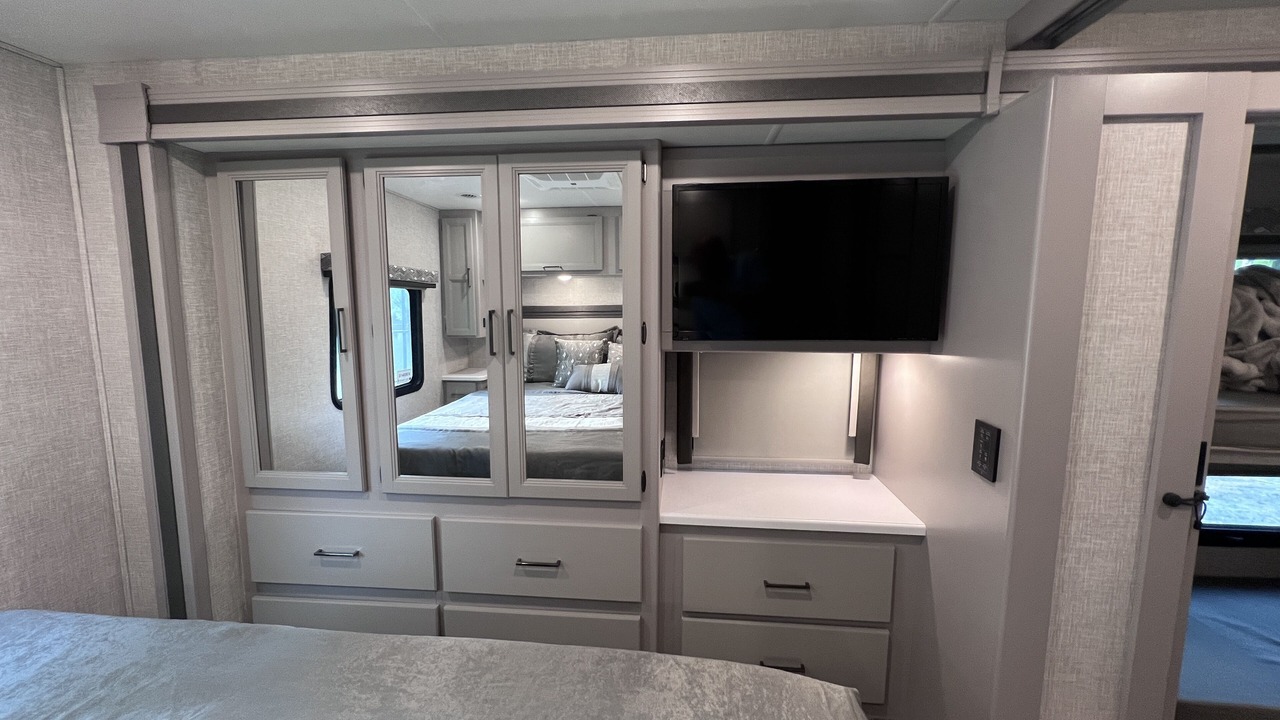 Photo of Bedroom in Walker
