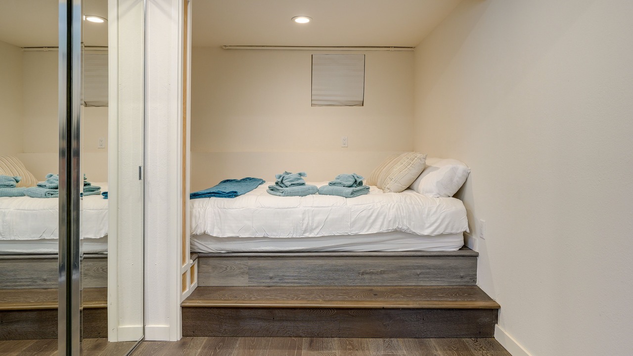 Photo of Bedroom in Edgemar - Pacific Manor