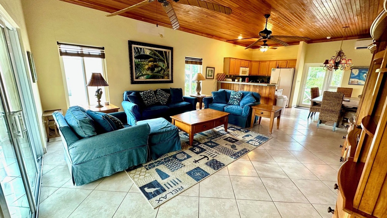 Photo of Livingroom in Winding Bay