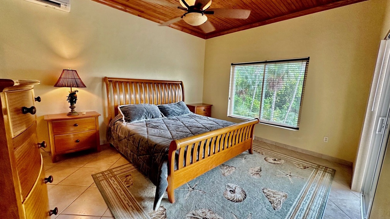 Photo of Bedroom in Winding Bay