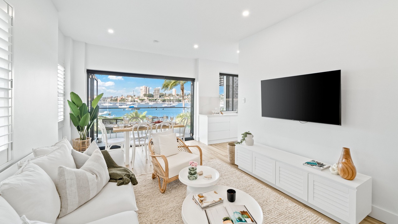 Photo of Livingroom in Elizabeth Bay