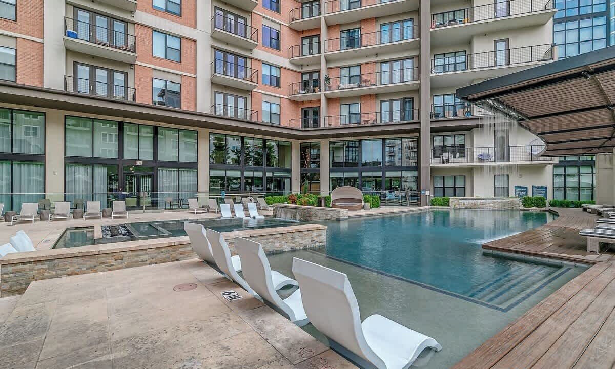 Photo of Outdoor in Uptown