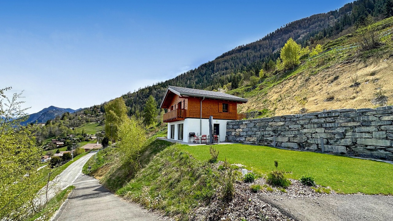 Photo of Outdoor in Grone