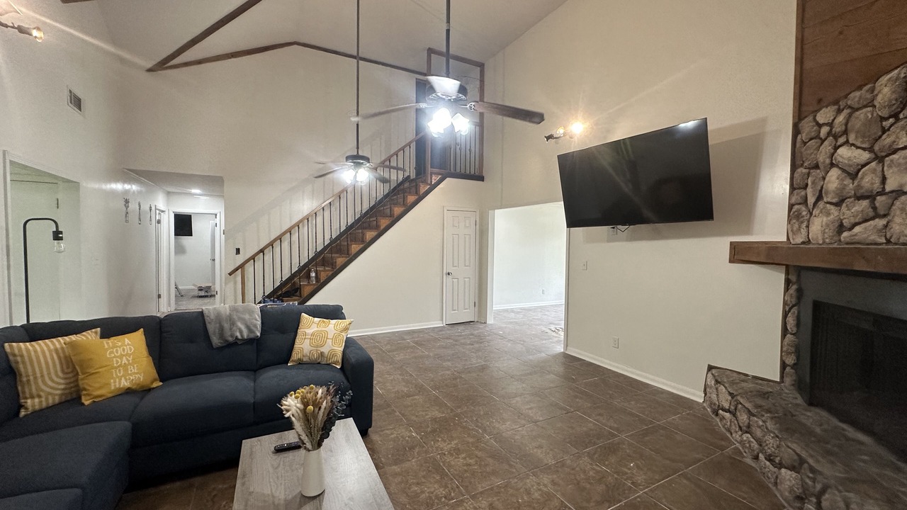 Photo of Livingroom in Sulphur