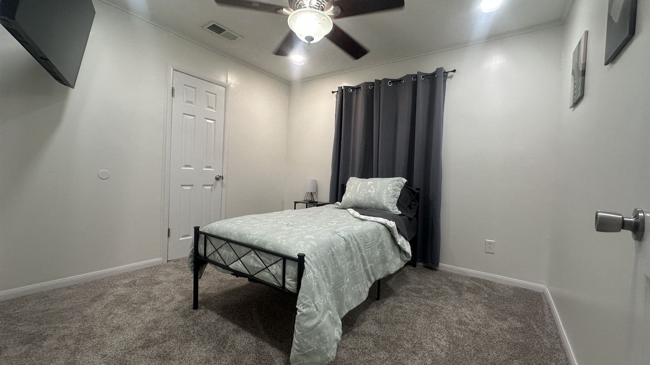 Photo of Bedroom in Sulphur