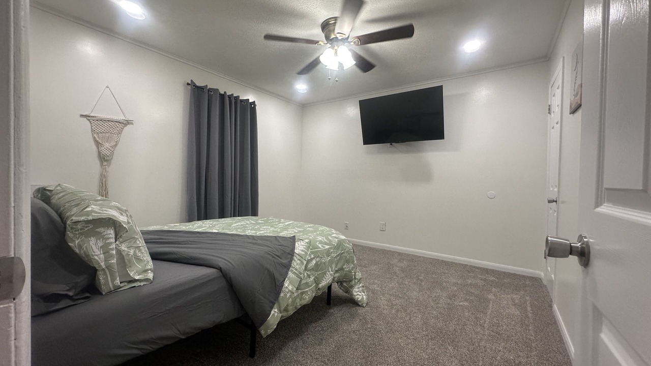 Photo of Bedroom in Sulphur