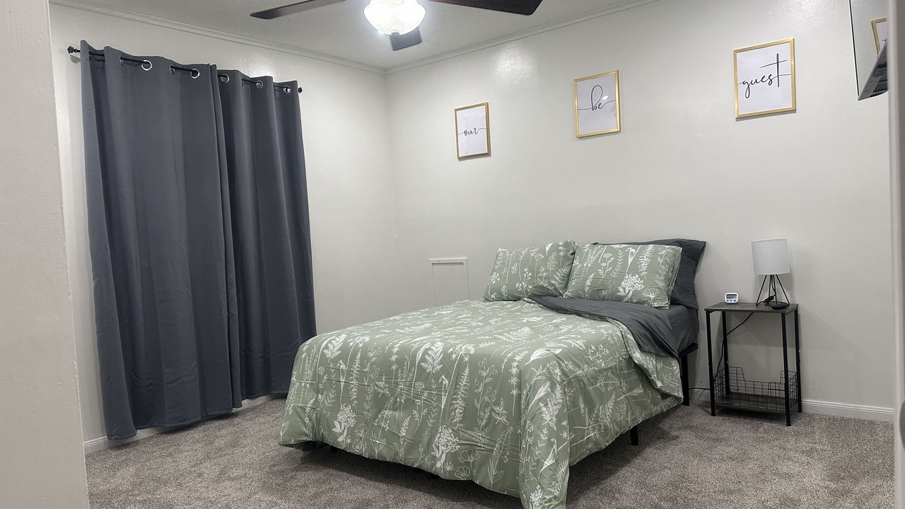 Photo of Bedroom in Sulphur