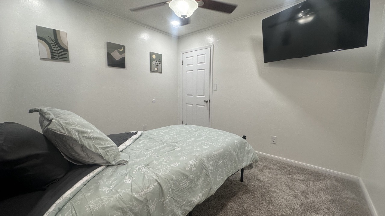 Photo of Bedroom in Sulphur
