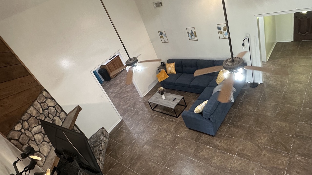 Photo of Livingroom in Sulphur