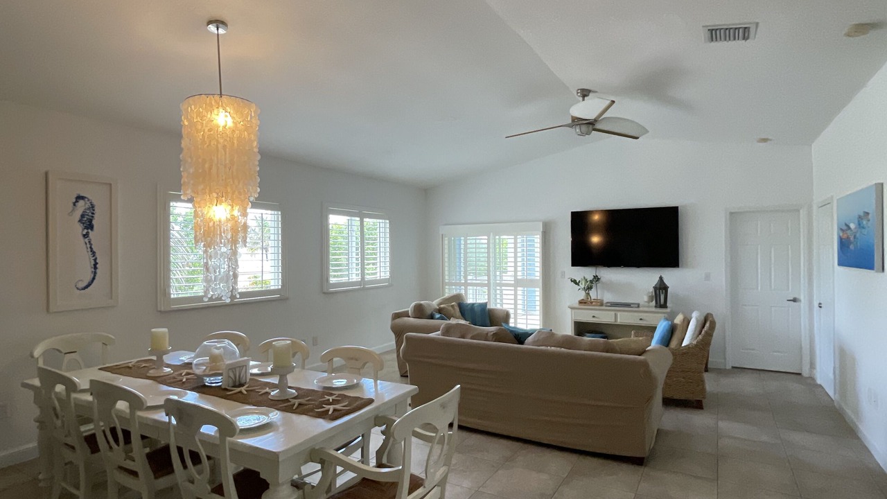 Photo of Livingroom in Alice Town