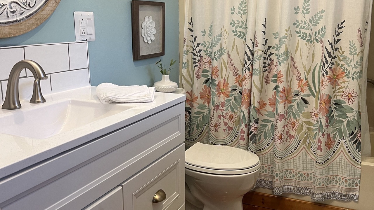 Photo of Bathroom in Six Lakes