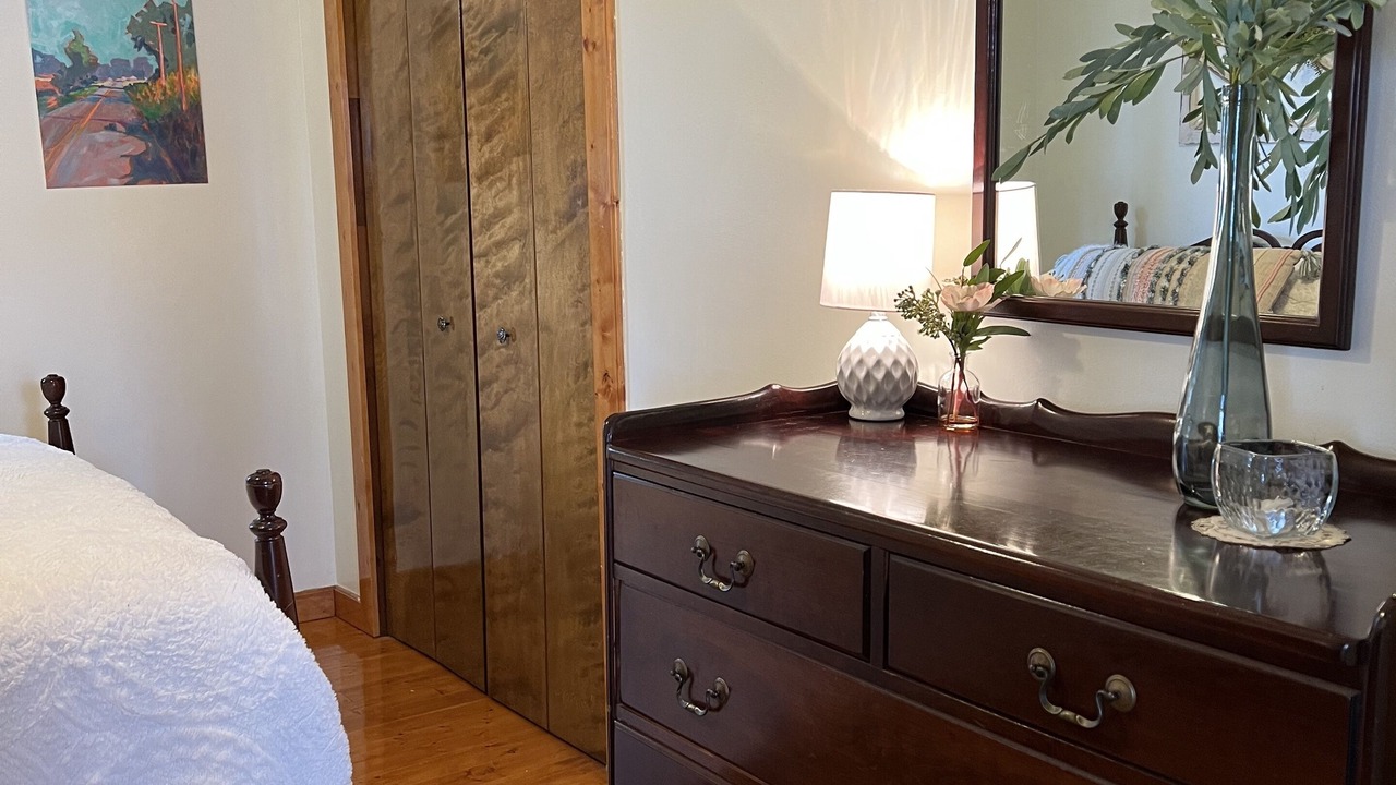 Photo of Bedroom in Six Lakes