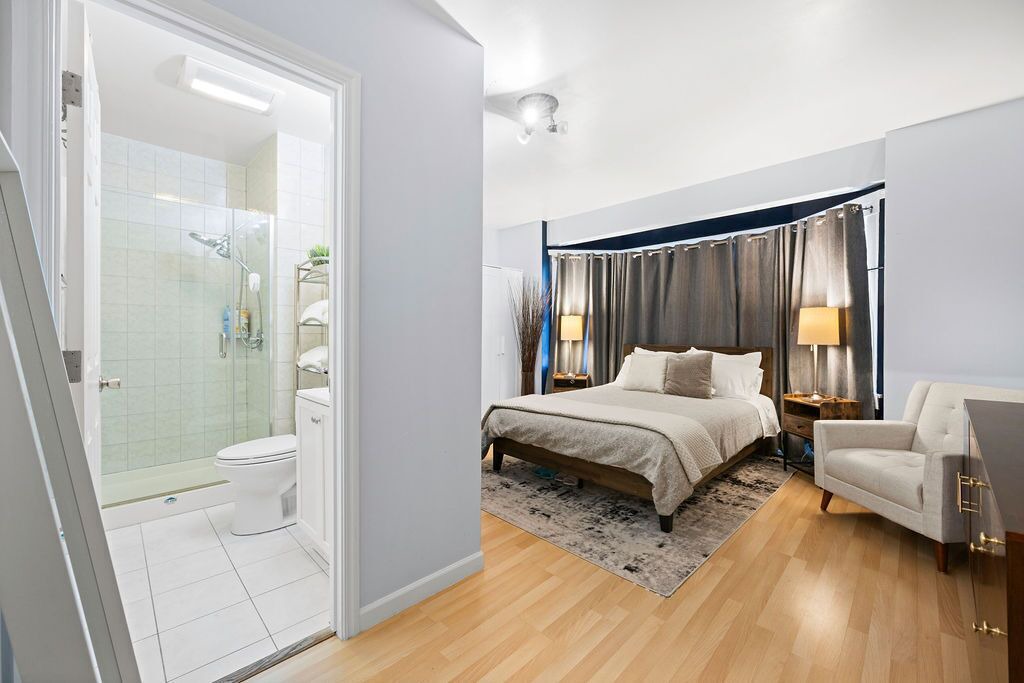 Photo of Bathroom in Miraloma