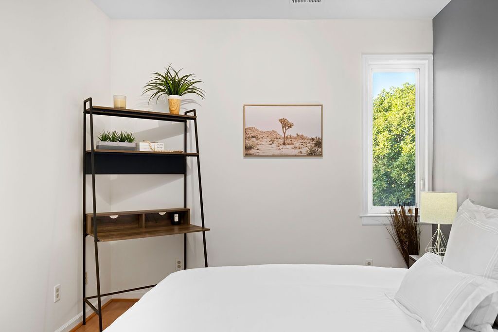 Photo of Bedroom in Miraloma
