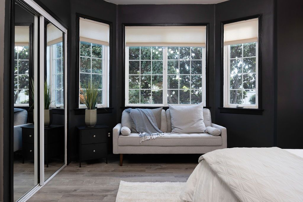 Photo of Bedroom in Miraloma